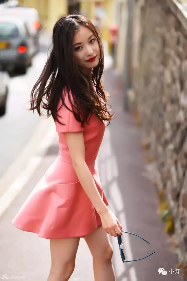 倪妮走戛纳红毯,倪妮踏上戛纳红毯俏皮丸子头上阵