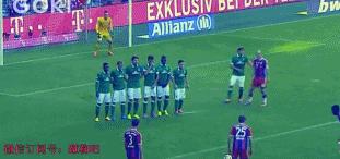 震惊足坛的十大任意球,遁地术慢镜头