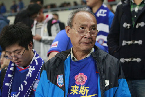 球迷李庆生：74岁依然跟队远征客场苏宁拿到前六就满意