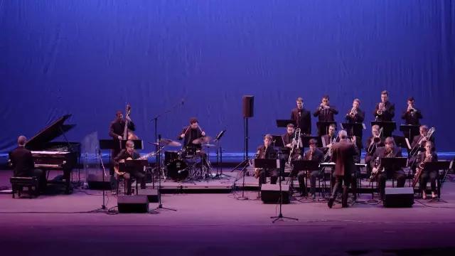 Jazz|来杯威士忌，双份冰。