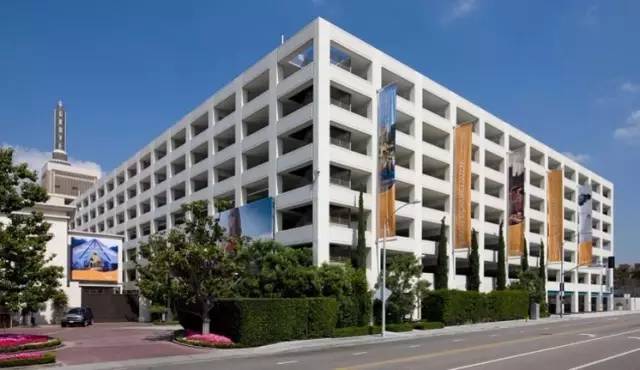 警惕：特色小镇建设应因地制宜量力而行，避免一哄而上造成烂尾工程