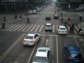 「曝光台」桂JGP212、桂JP6168、桂JC1383请关注！你们车前有行人！