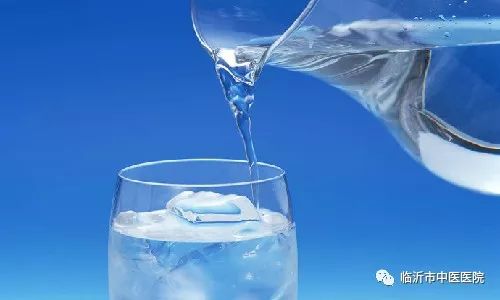 痛风患者关键要管住嘴,痛风患者一定要管住嘴