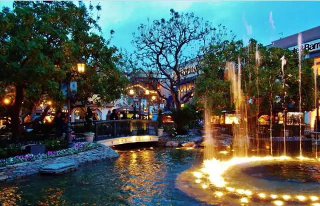 警惕：特色小镇建设应因地制宜量力而行，避免一哄而上造成烂尾工程