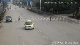 「曝光台」桂JGP212、桂JP6168、桂JC1383请关注！你们车前有行人！