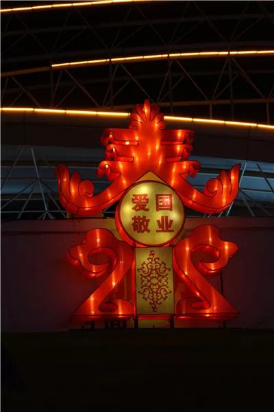 超级独家小编带你去灯会内场探秘,超级灯会都有啥表演活动