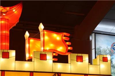 超级独家小编带你去灯会内场探秘,超级灯会都有啥表演活动