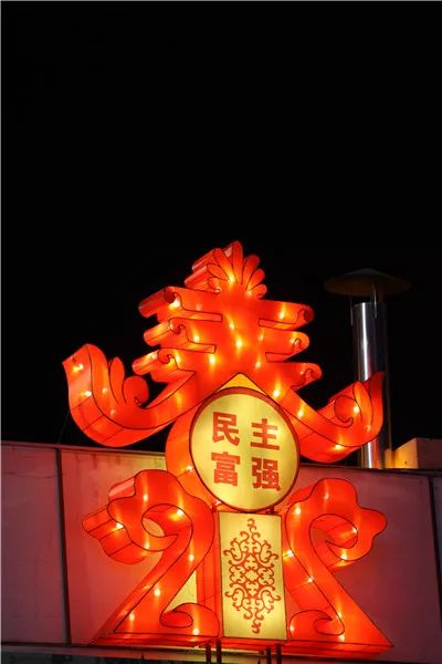 超级独家小编带你去灯会内场探秘,超级灯会都有啥表演活动