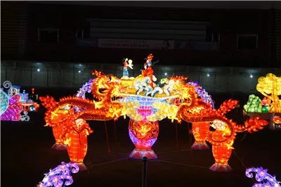 超级独家小编带你去灯会内场探秘,超级灯会都有啥表演活动