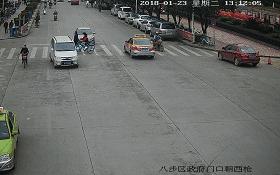 「曝光台」桂JGP212、桂JP6168、桂JC1383请关注！你们车前有行人！