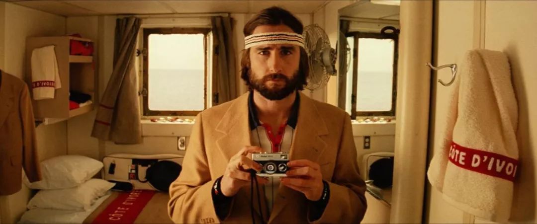 来，考考你｜知道李宇春膝盖上绑着的东西叫什么吗？