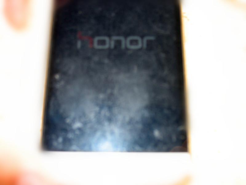 大吉大利今晚给手机更换电池！