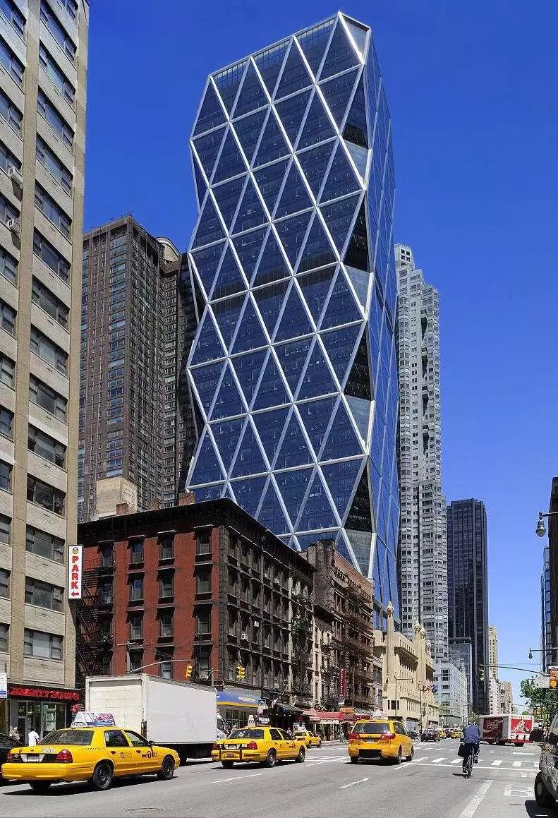 他是乔布斯最信赖的人，拿建筑界奥斯卡奖，过鸡汤式榜样生活！