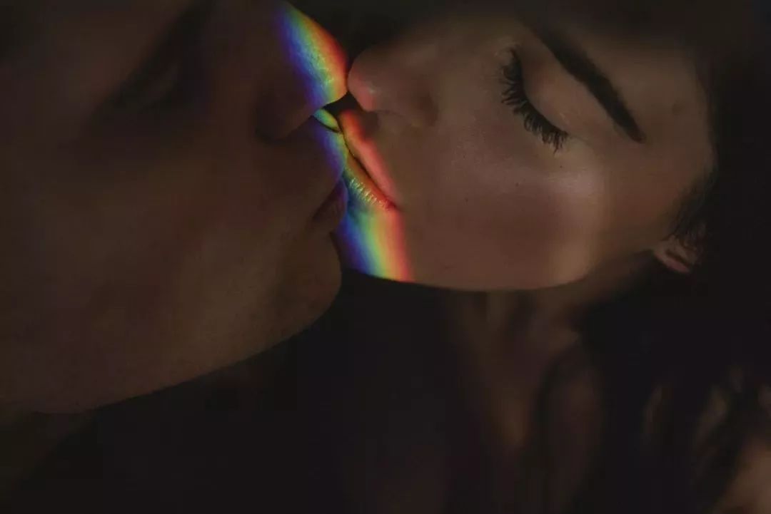 婚礼摄影师骗局,婚礼摄影师摔车新人负什么责任