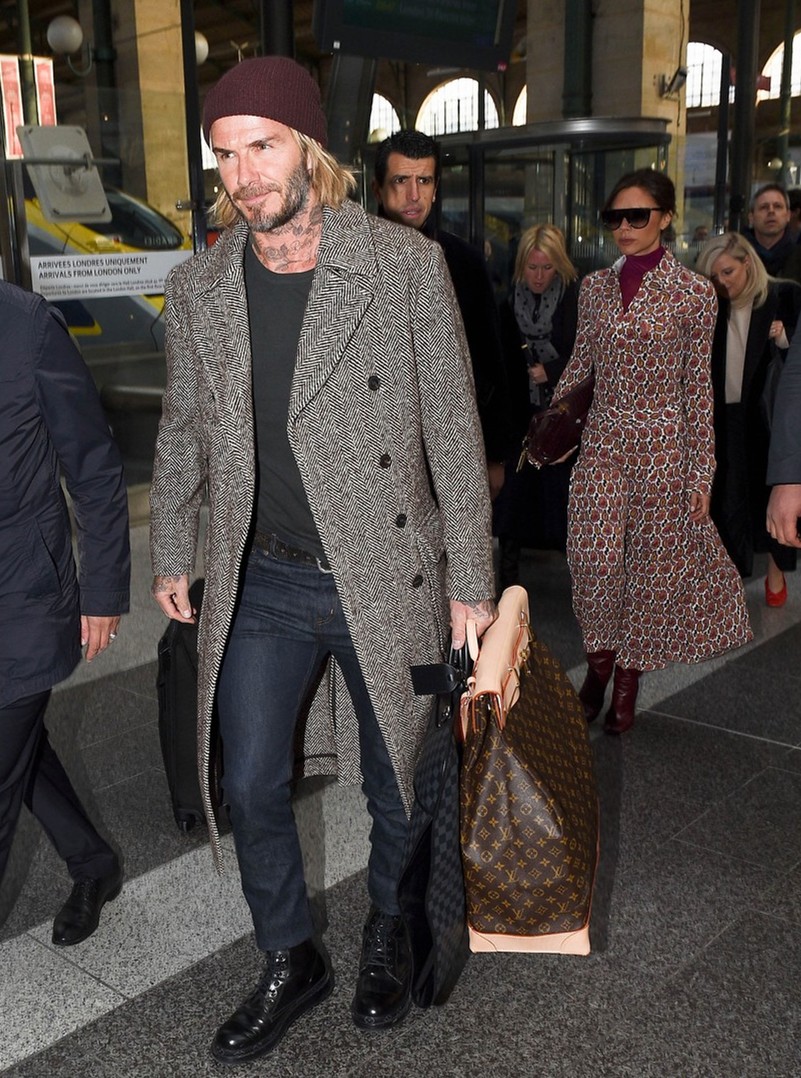 小贝悄悄憋了5年的足球队成立了！送祝福的豁牙小七笑开了花