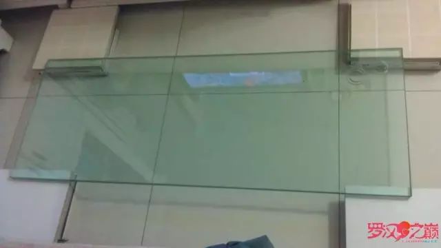 开局只有3000元，玻璃、器材全用买，最后纯靠DIY