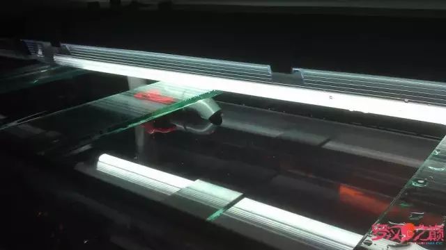 开局只有3000元，玻璃、器材全用买，最后纯靠DIY