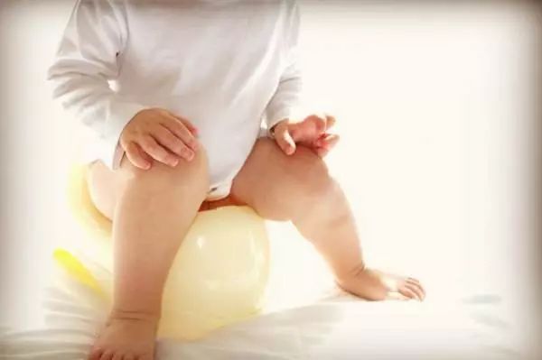 飞儿乐队女主唱阿沁现状,飞儿乐队阿沁离开了吗