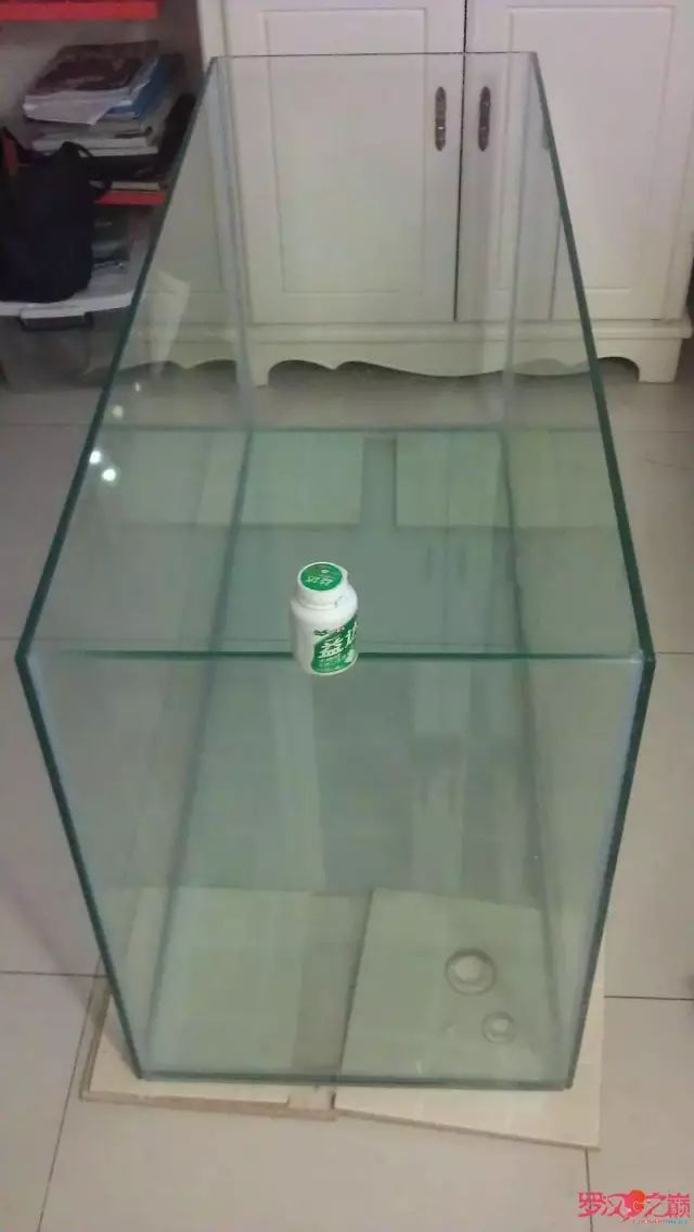 开局只有3000元，玻璃、器材全用买，最后纯靠DIY