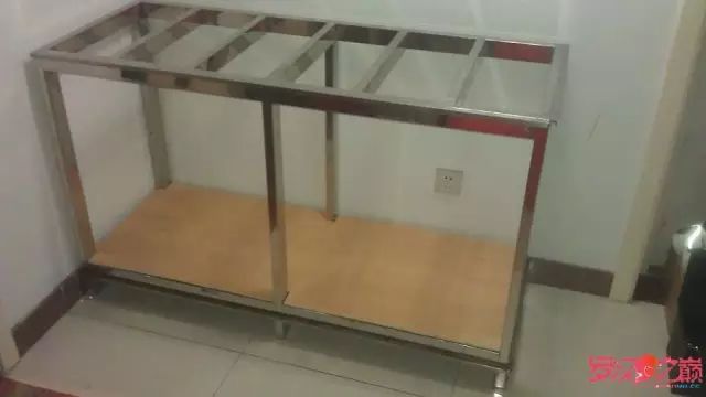 开局只有3000元，玻璃、器材全用买，最后纯靠DIY