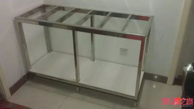 开局只有3000元，玻璃、器材全用买，最后纯靠DIY