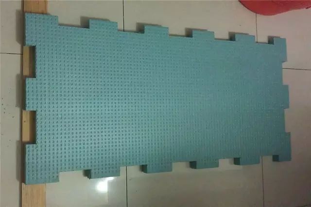 开局只有3000元，玻璃、器材全用买，最后纯靠DIY