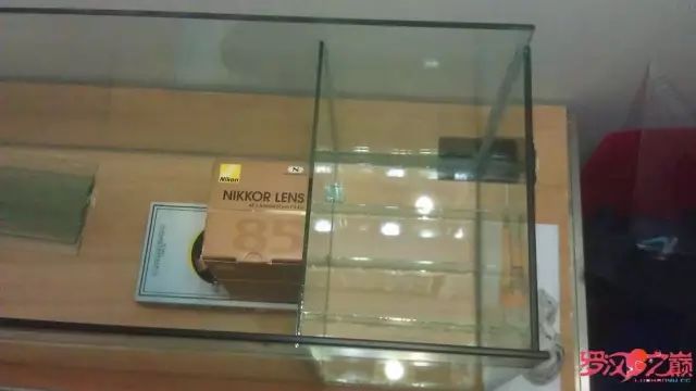 开局只有3000元，玻璃、器材全用买，最后纯靠DIY