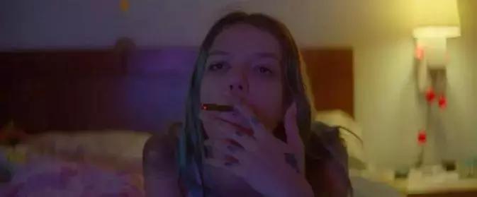 R级儿童片！抽烟喝酒纹身出*身卖**体，但她依然是好妈妈