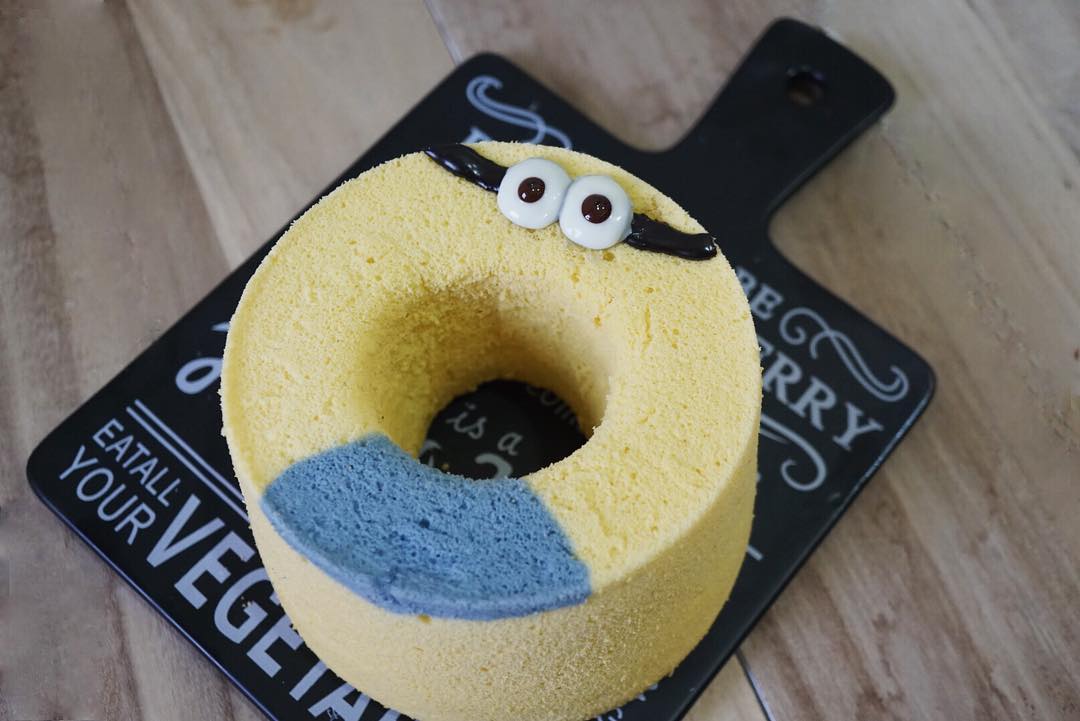 她用蛋糕，做了一个迪士尼亲友团