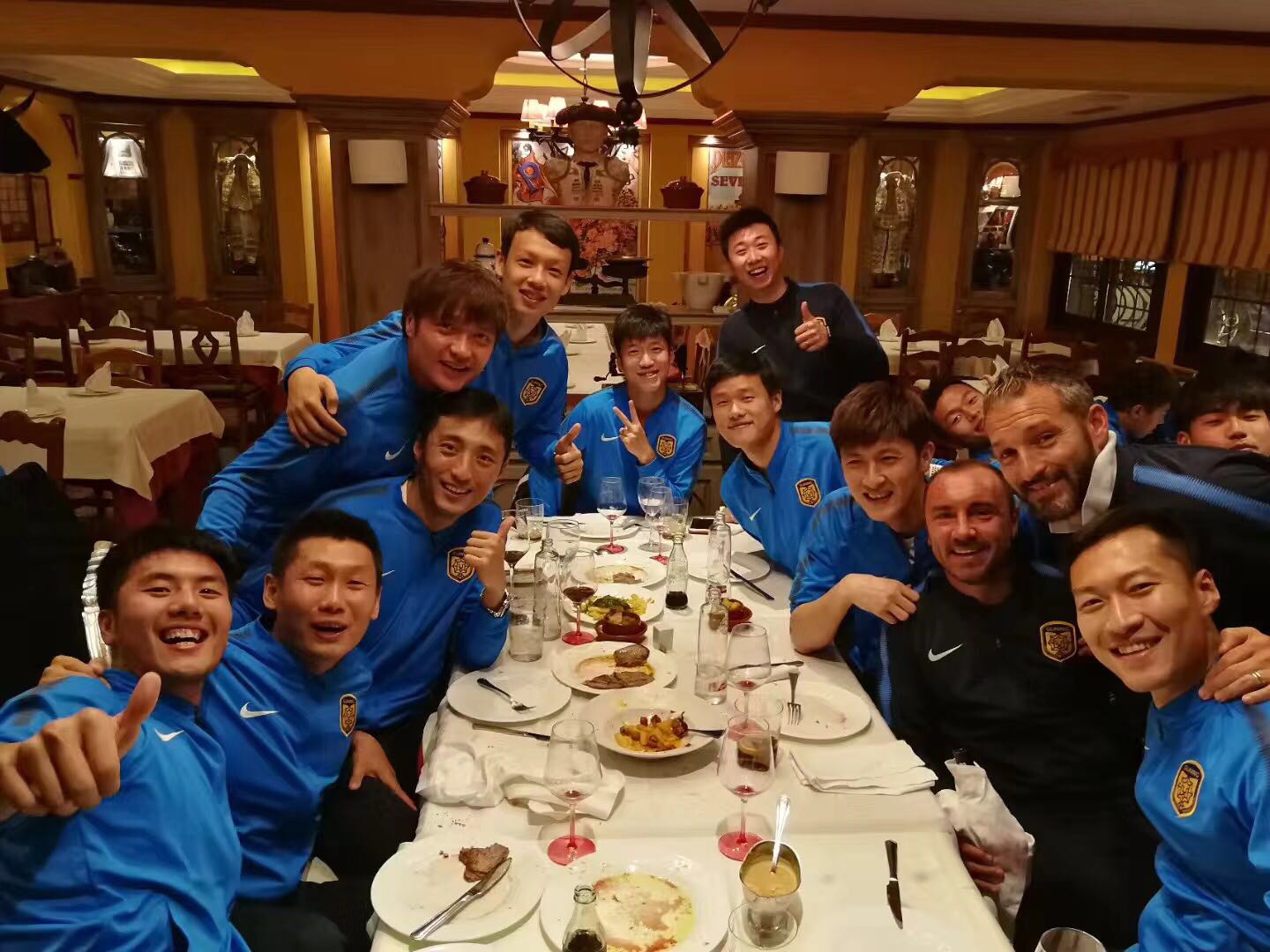 苏宁经典歌曲大全,苏宁球迷唱的什么歌