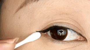 一支眼线笔如何搞定不明显眼妆,只有一支眼线笔怎么画