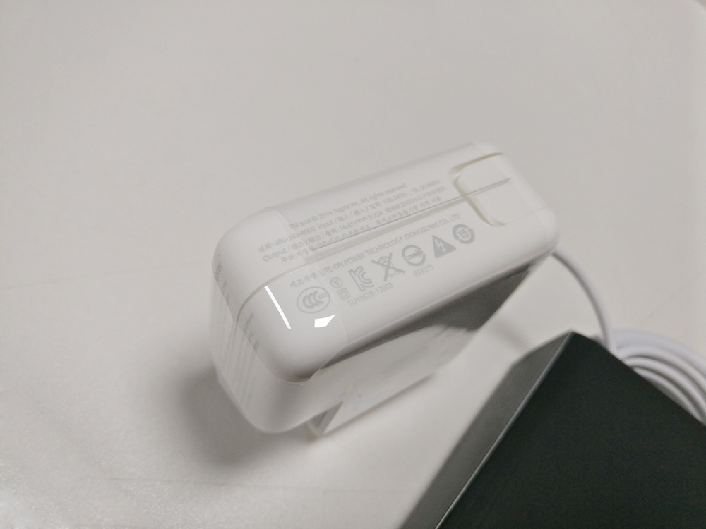 买macbookairm2还是20款prom1,买macbookair好还是imac