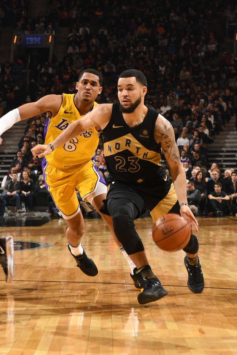 费城小将演绎“大师之路”！一米七五穿“金”首迎连胜！