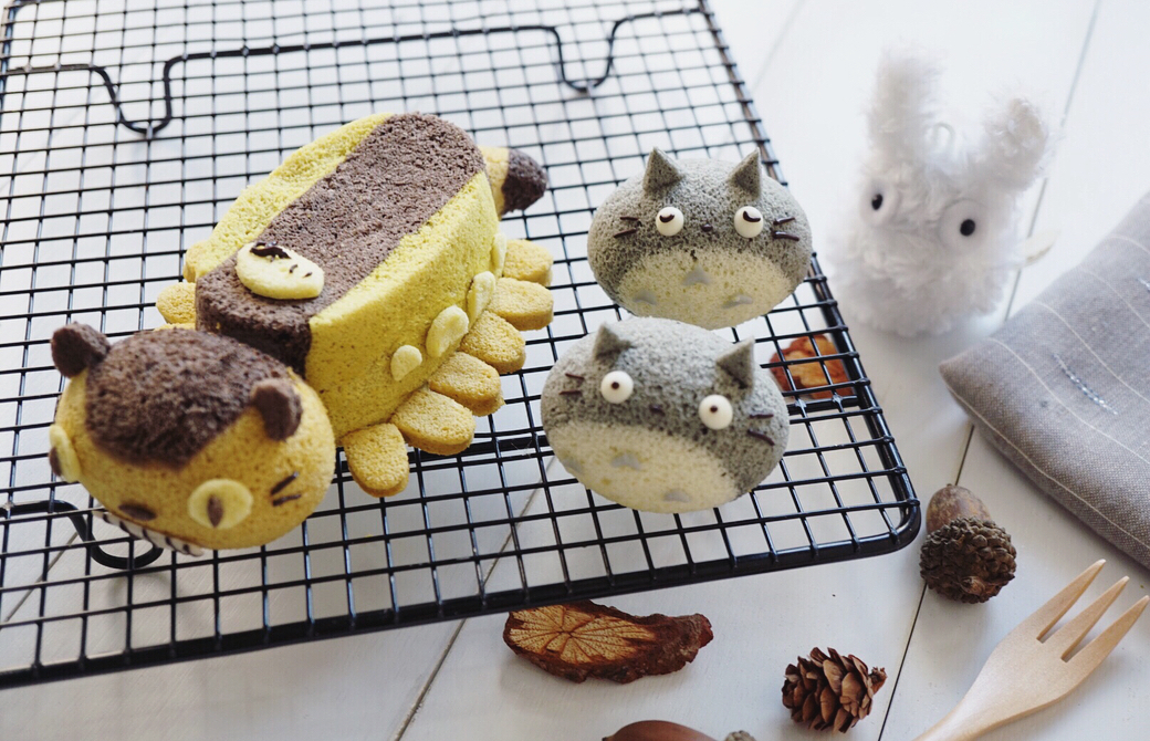 她用蛋糕，做了一个迪士尼亲友团