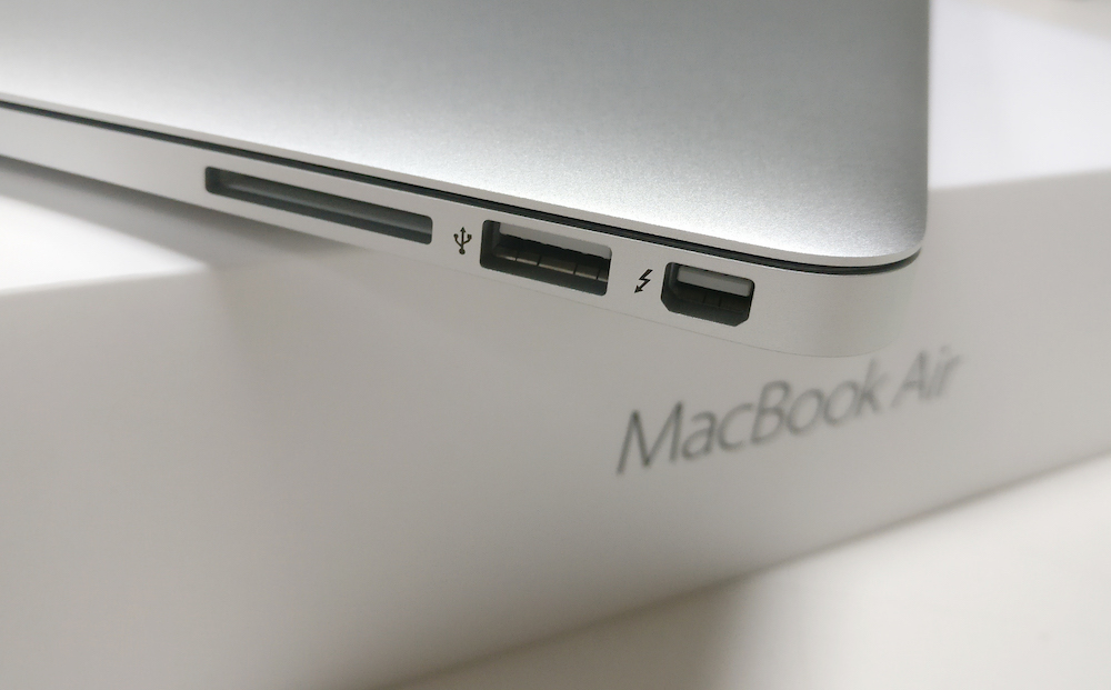 买macbookairm2还是20款prom1,买macbookair好还是imac