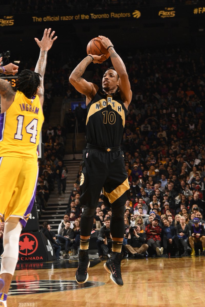 费城小将演绎“大师之路”！一米七五穿“金”首迎连胜！