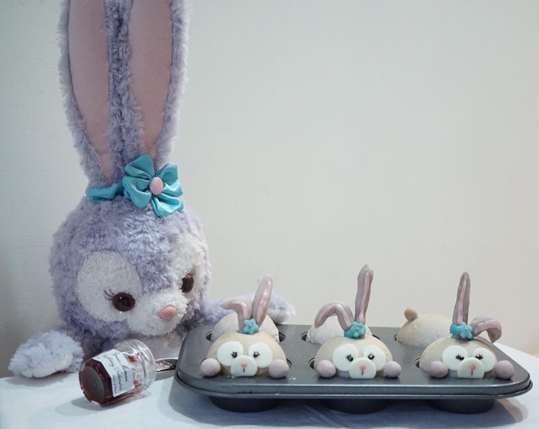 她用蛋糕，做了一个迪士尼亲友团