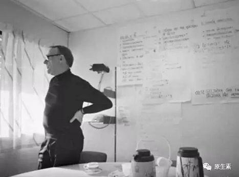 开二手车，跳蚤市场买衣服，他却打造了世界上最大的慈善基金会