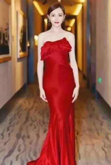 没有晚礼服参加聚会怎么办,年会着装最全攻略年会你穿对了吗