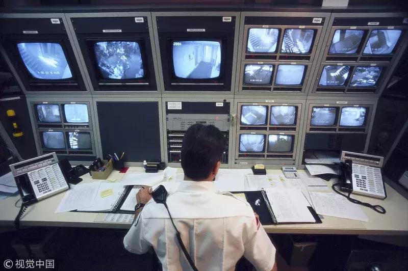 ai正在唤醒你的人性,ai正在控制人类图片