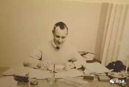 开二手车，跳蚤市场买衣服，他却打造了世界上最大的慈善基金会