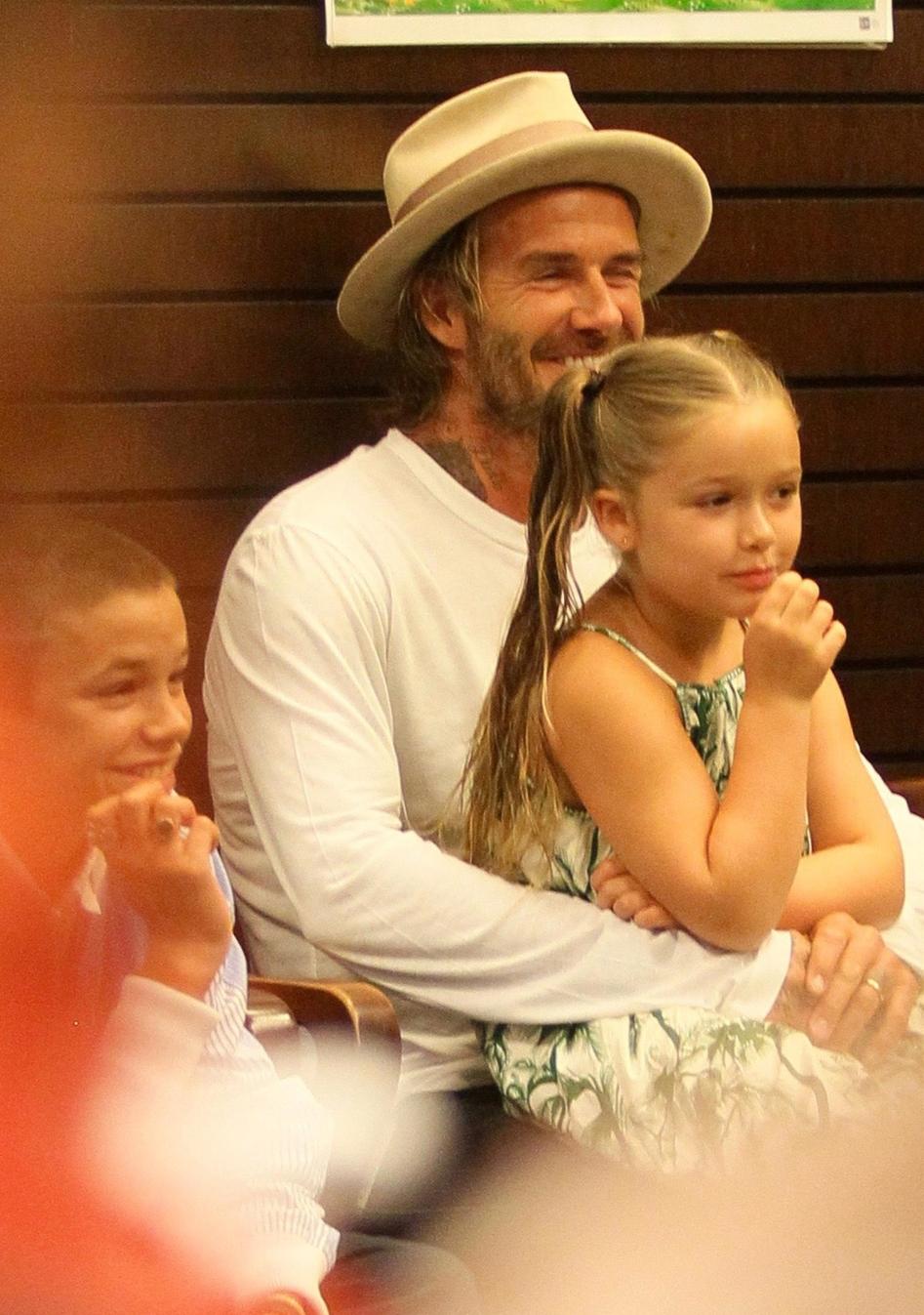 布鲁克林小七贝克汉姆,布鲁克林贝克汉姆接小七放学