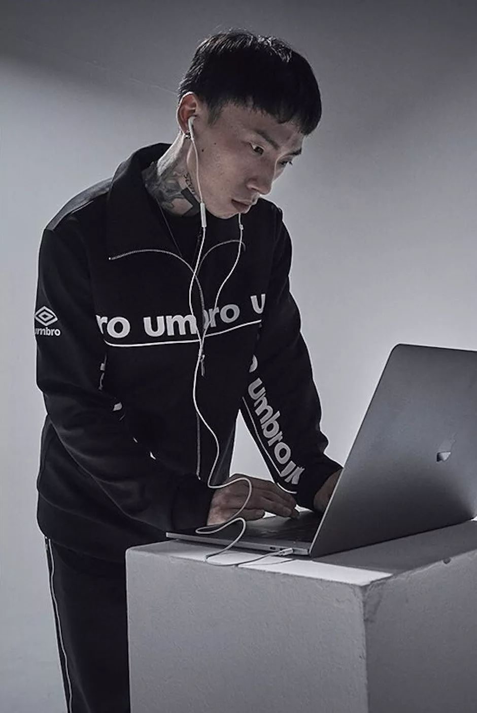 在你看不到的地方也在闪闪发光,在你看不到的地方