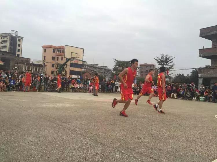 杨梅桥村篮球赛直播,迎春杯男子篮球赛隆重举行