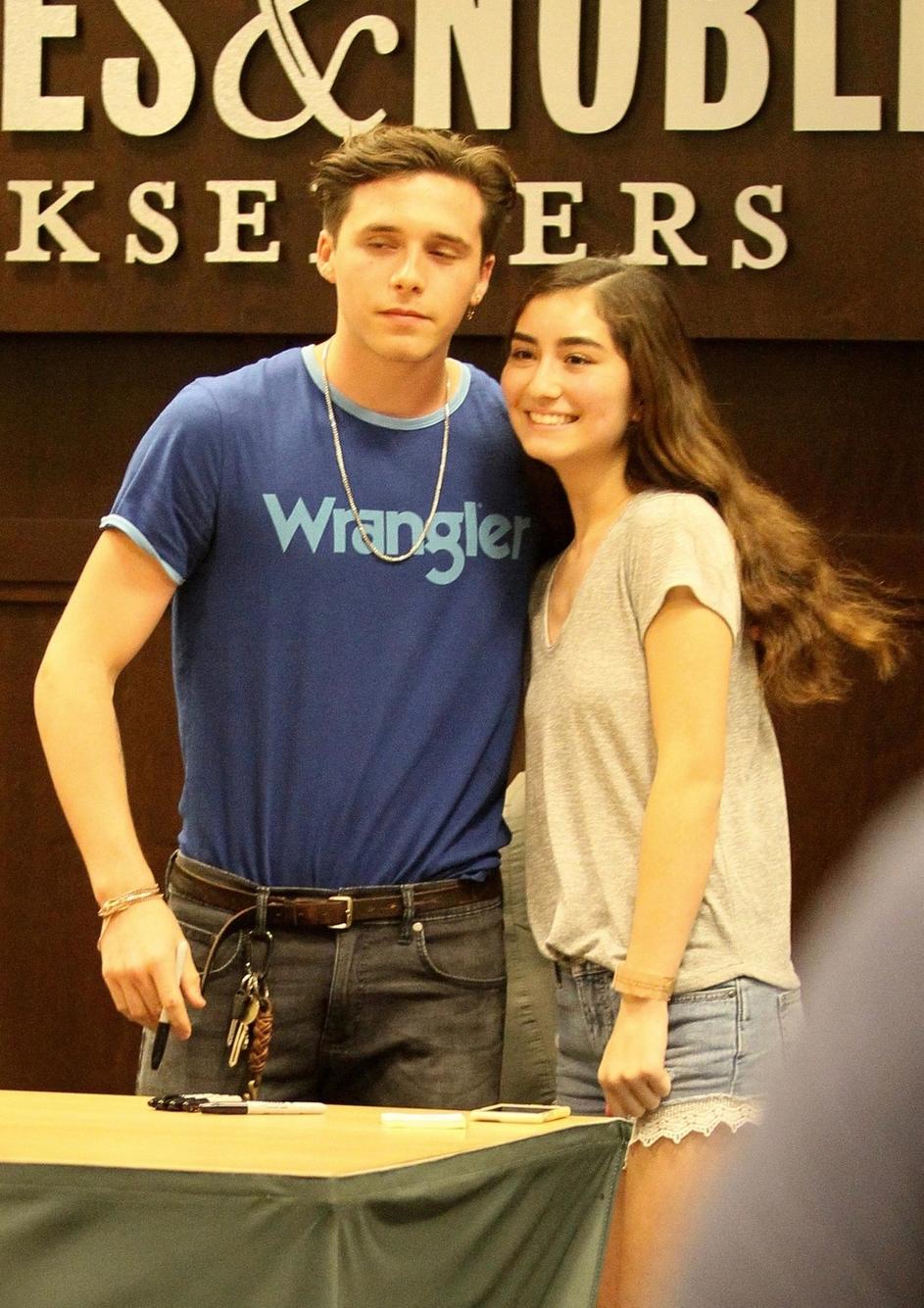 布鲁克林小七贝克汉姆,布鲁克林贝克汉姆接小七放学