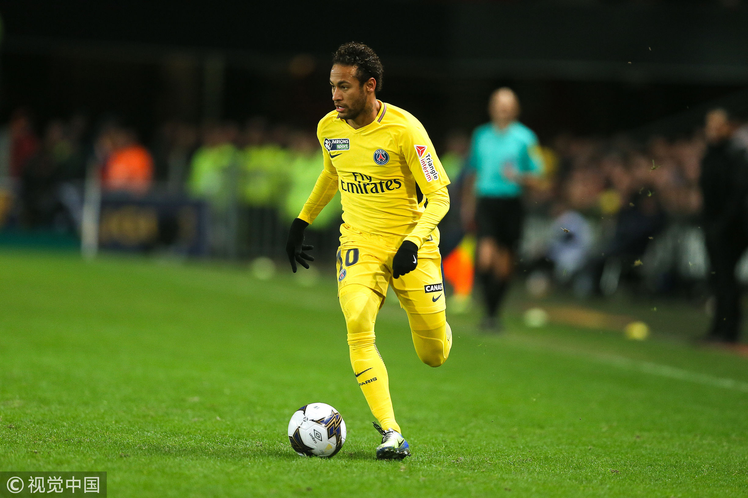 16岁小将破世界纪录,足坛16岁小将