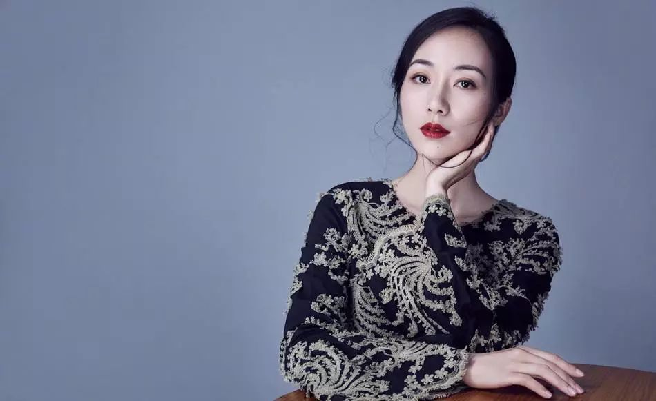 花瓶、炫富……被黑18年的她，如今却凭一档配音节目圈粉无数！
