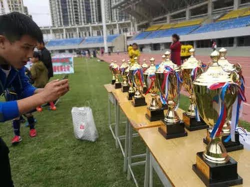 首届中国国际青少年足球邀请赛,国际青少年足球大赛在哪里举办