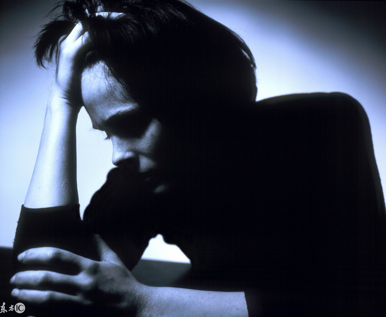 如何帮助朋友从抑郁的情绪走出来,谁可以帮助我走出抑郁