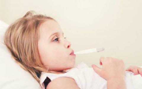 生病要去医院不要迷信偏方,吃民间偏方让宝宝患病